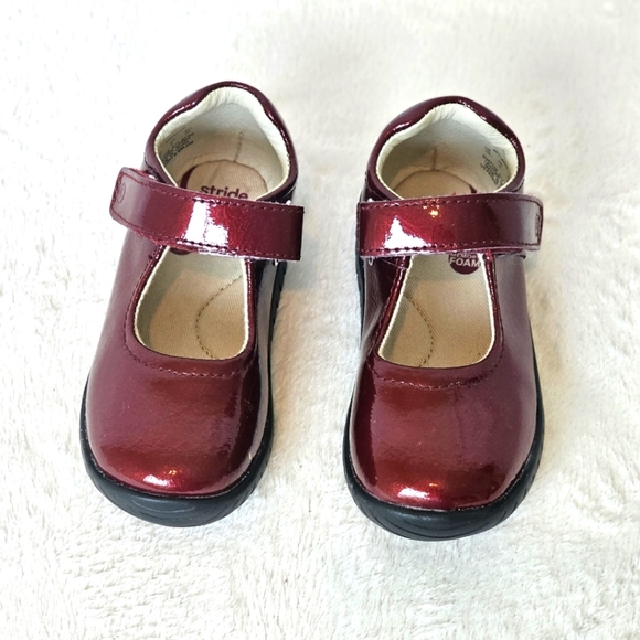 STRIDE RITE | Toddler Girl's Maya Mary Jane Flat, Metallic Burgundy - Picture 3 of 8